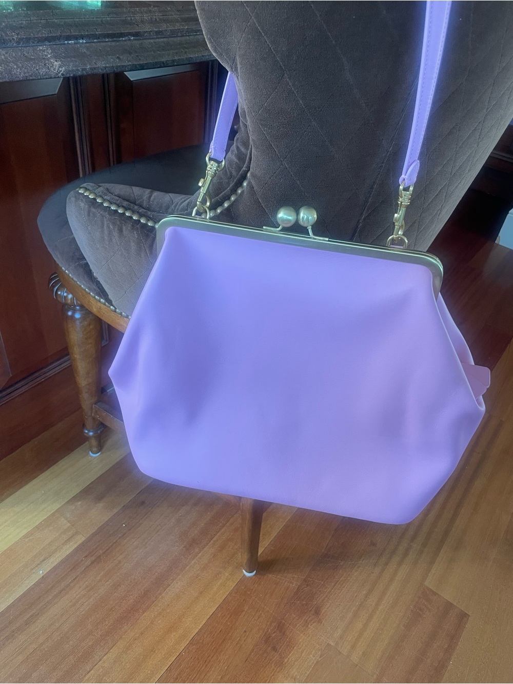 Lavender Pink “kiss lock style” Frame-Top Shoulder Bag for Women